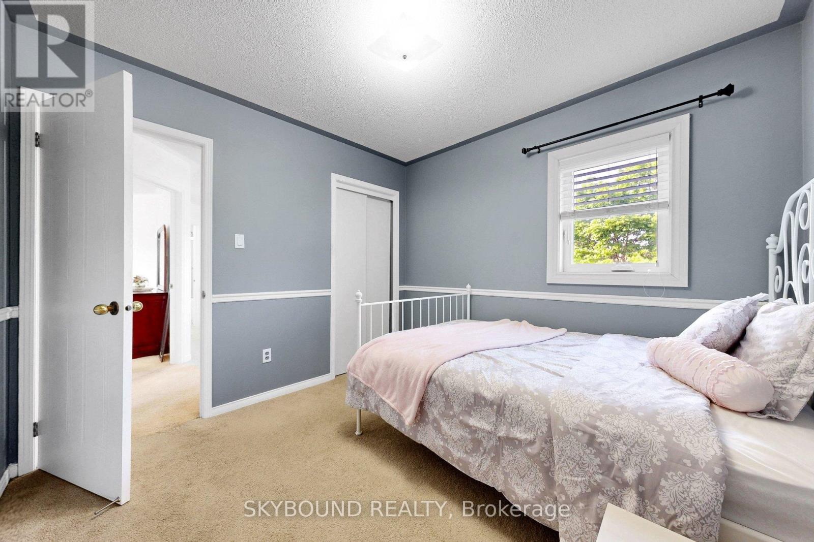21 VIVIANS CRESCENT - 28