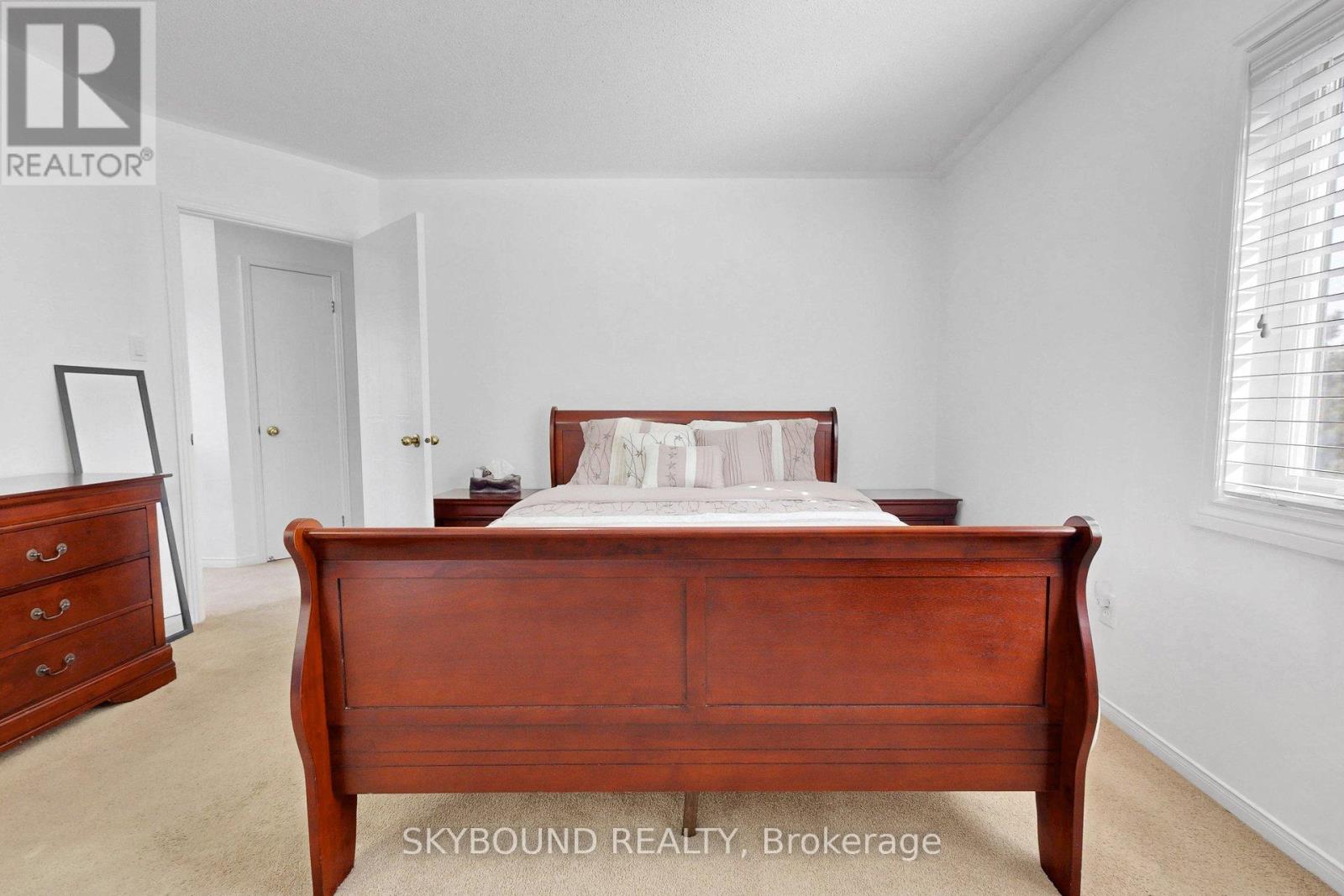21 VIVIANS CRESCENT - 33