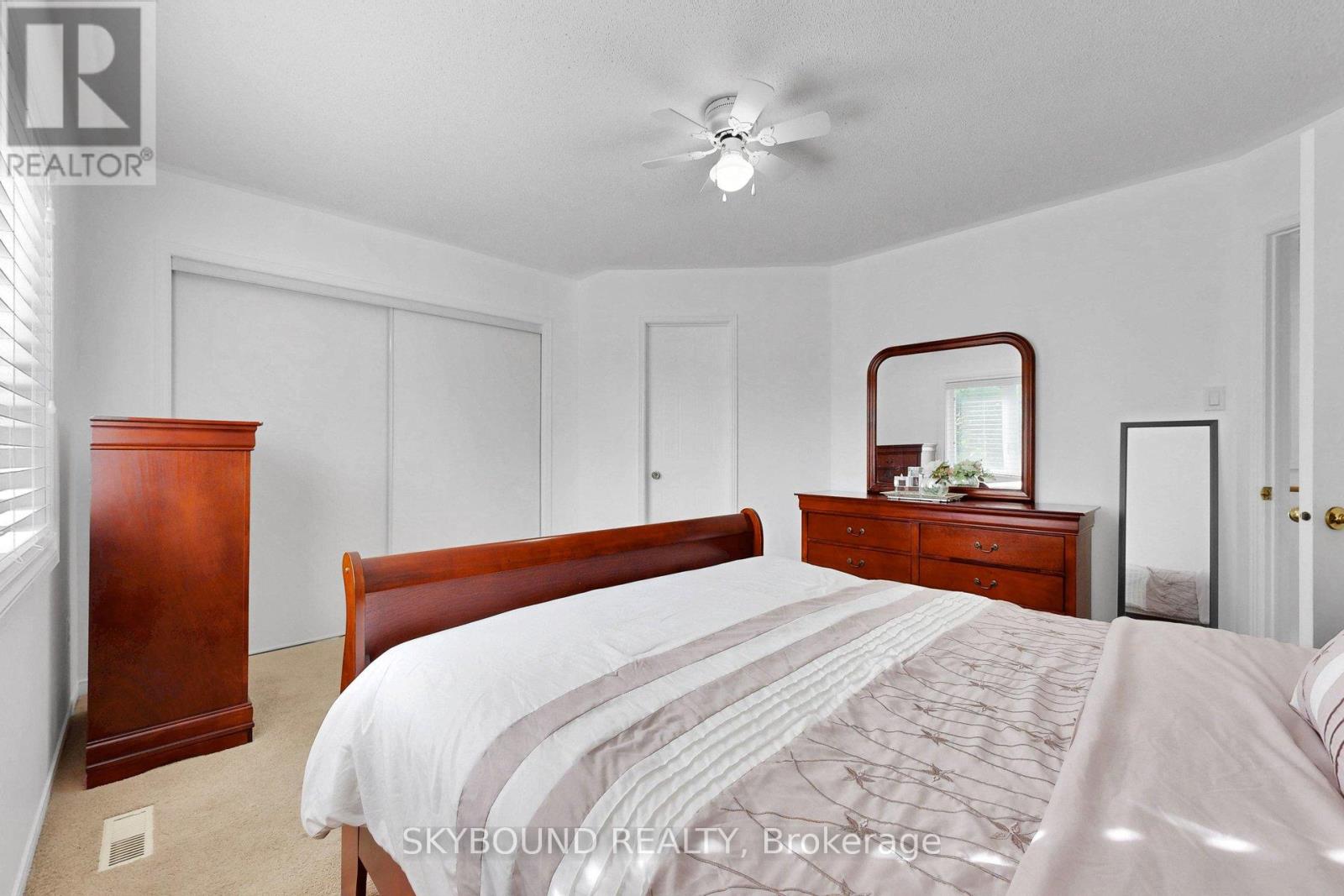 21 VIVIANS CRESCENT - 34