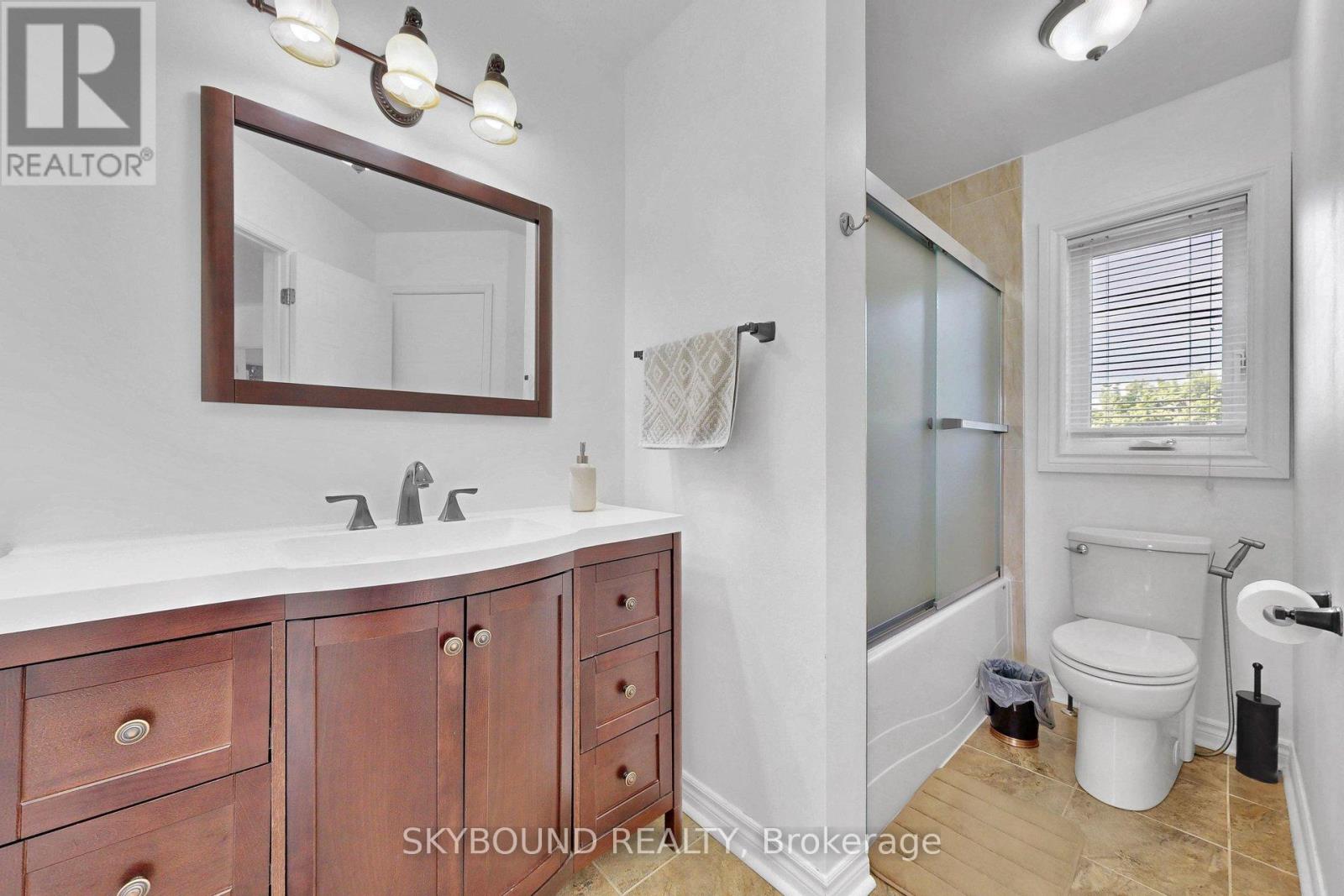 21 VIVIANS CRESCENT - 35