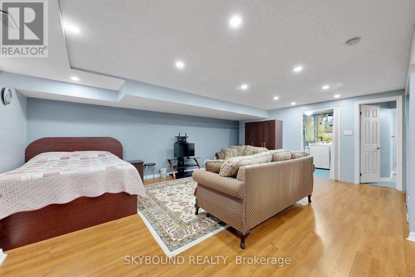 21 VIVIANS CRESCENT - 36