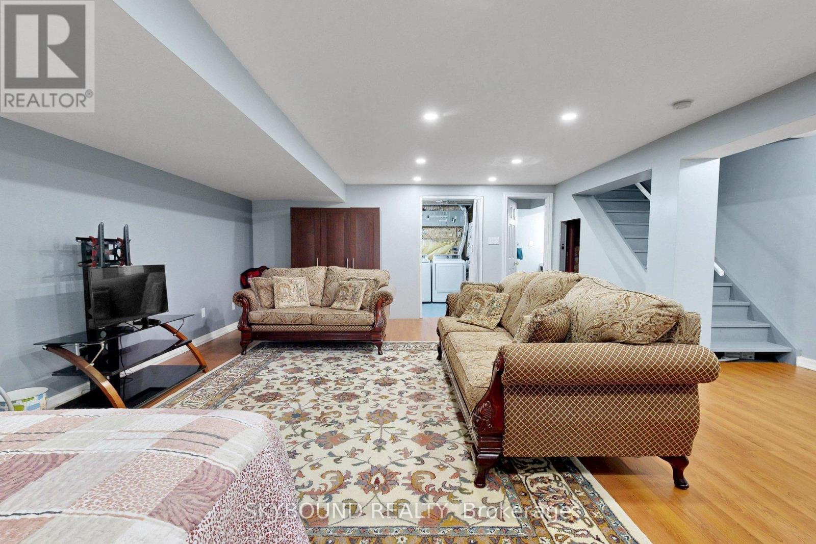 21 VIVIANS CRESCENT - 37