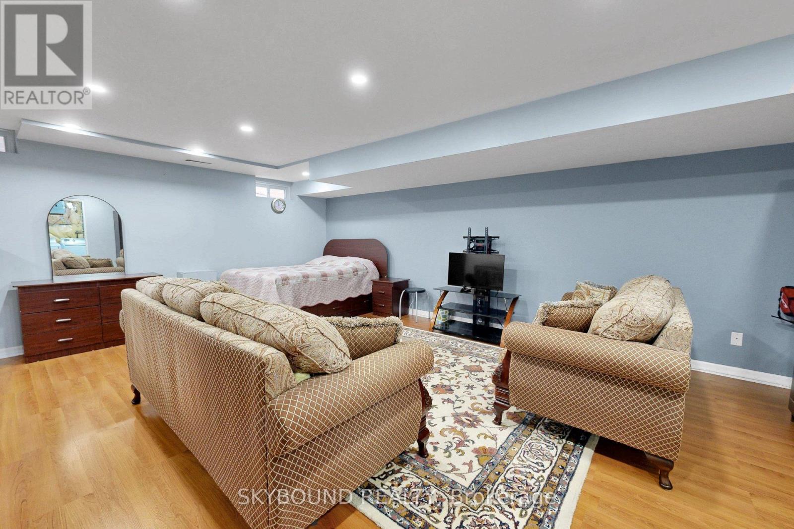 21 VIVIANS CRESCENT - 40