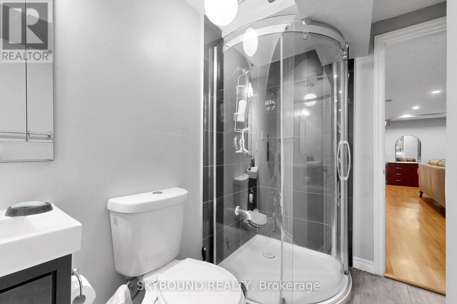 21 VIVIANS CRESCENT - 41
