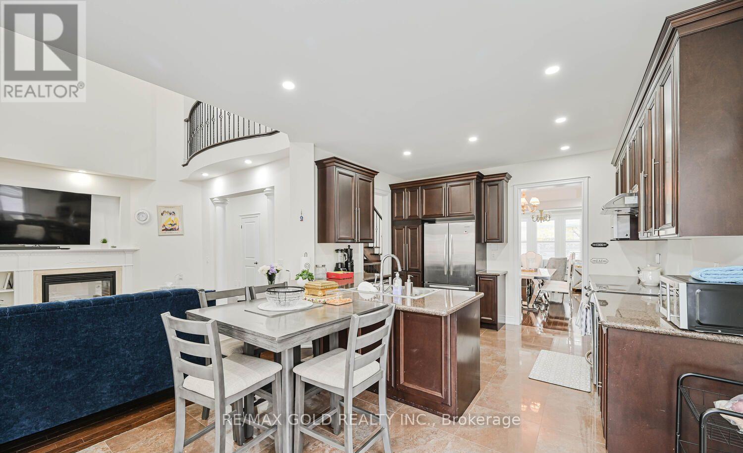 37 SCOTCHMERE CRESCENT - 17
