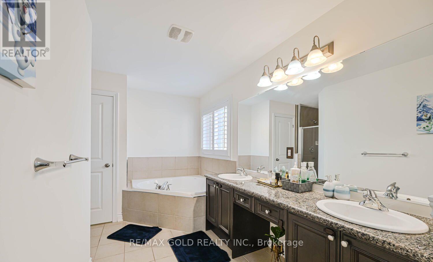 37 SCOTCHMERE CRESCENT - 24