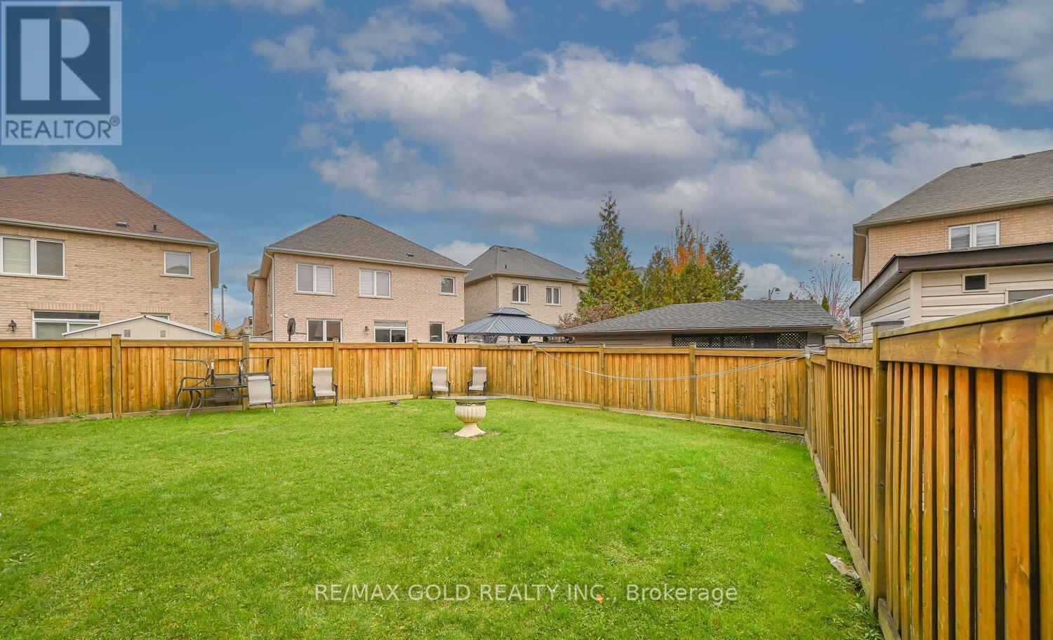 37 SCOTCHMERE CRESCENT - 41