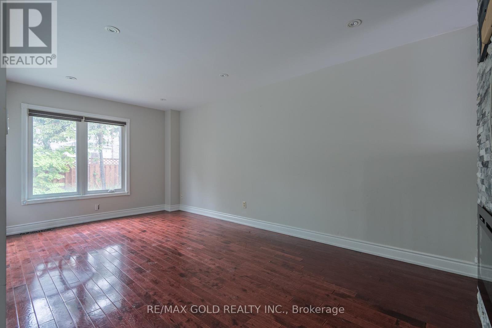 71 RAVENSWOOD DRIVE - 12