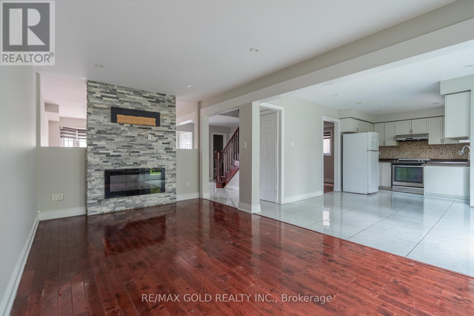 71 RAVENSWOOD DRIVE - 14