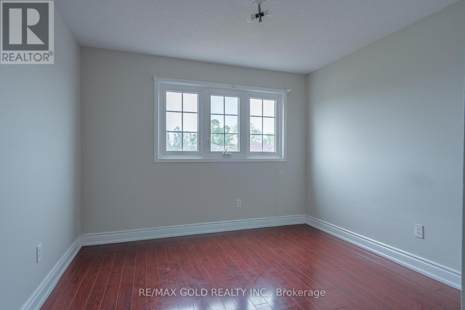 71 RAVENSWOOD DRIVE - 34
