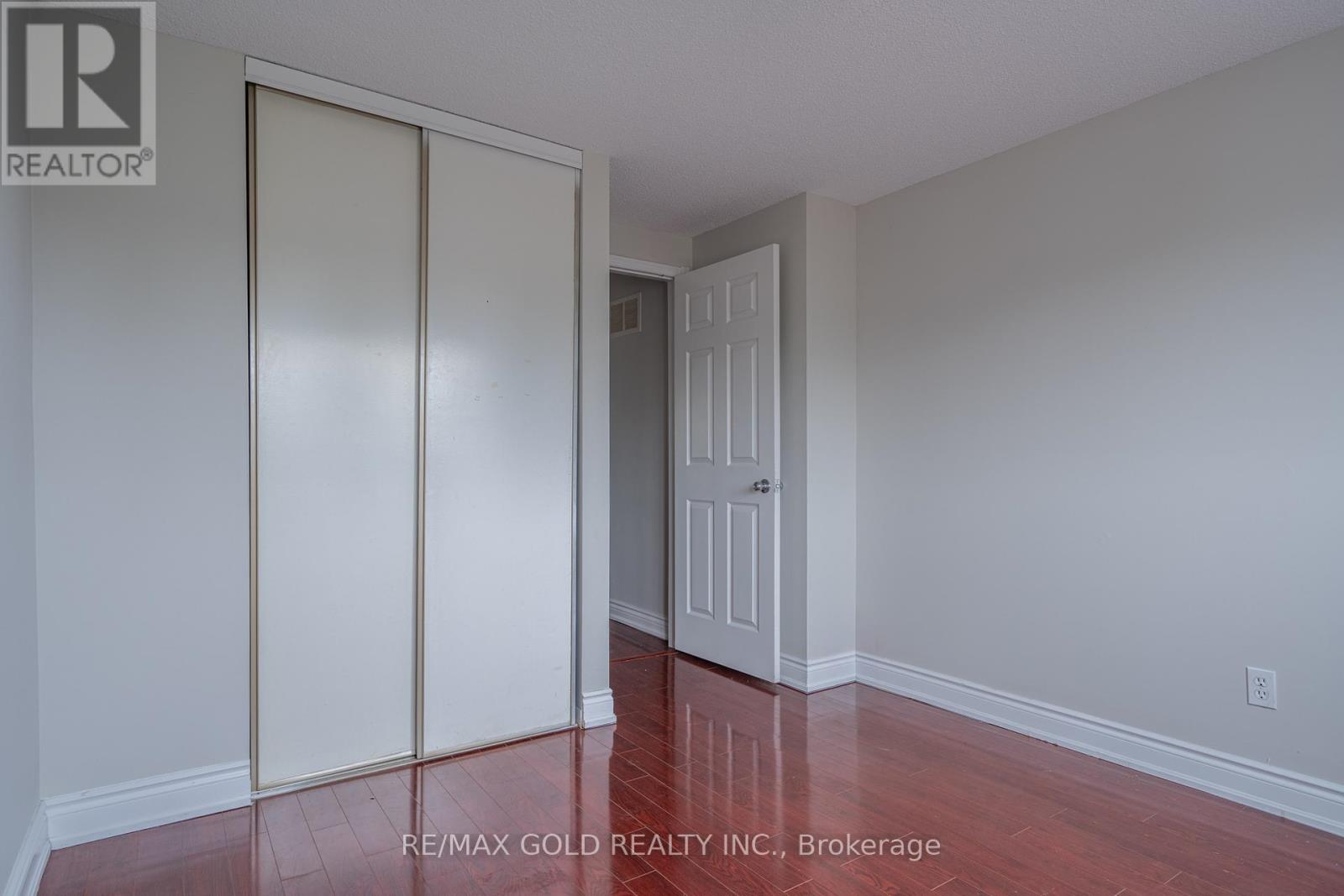 71 RAVENSWOOD DRIVE - 35