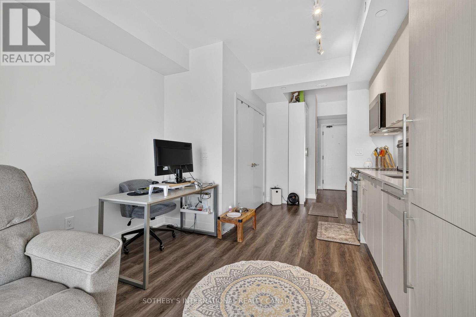 #3905 430 SQUARE ONE DRIVE - Image 11