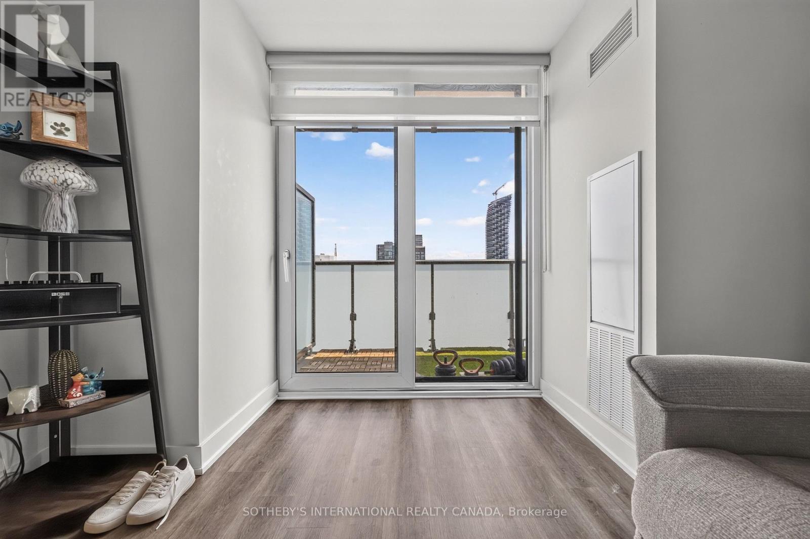 #3905 430 SQUARE ONE DRIVE - Image 14
