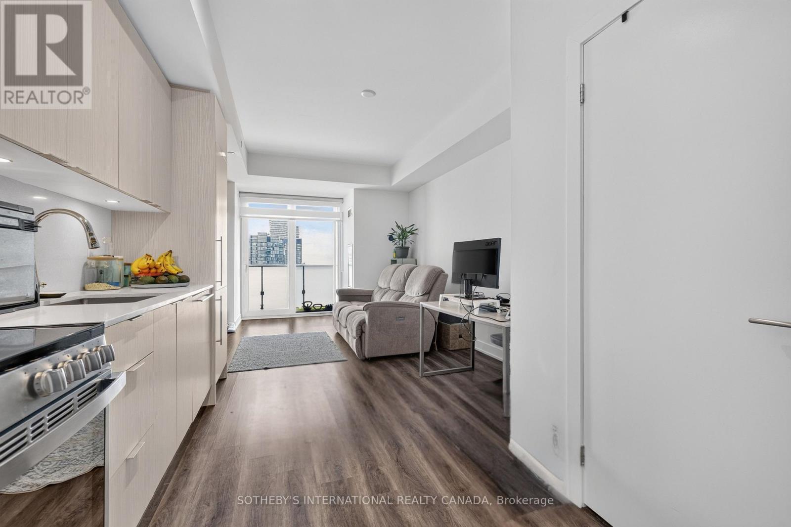 #3905 430 SQUARE ONE DRIVE - Image 8