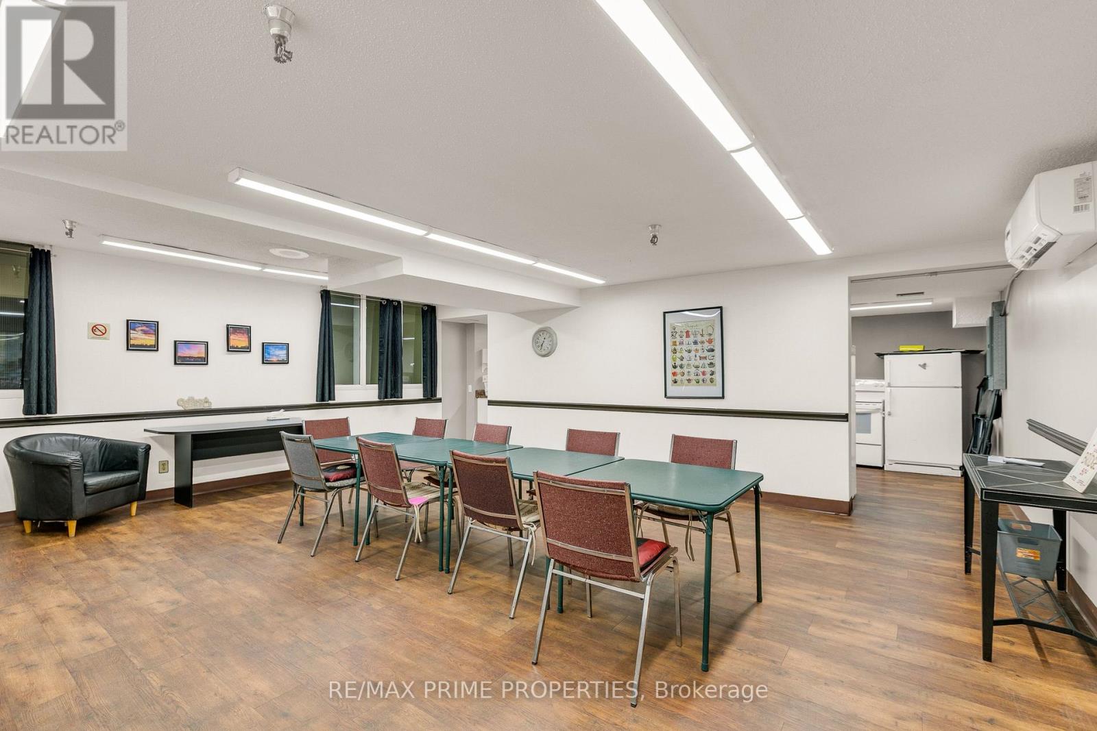 #313 1505 BASELINE ROAD - 34