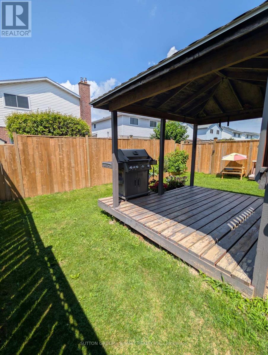 30 BUCHANAN CRESCENT - 43
