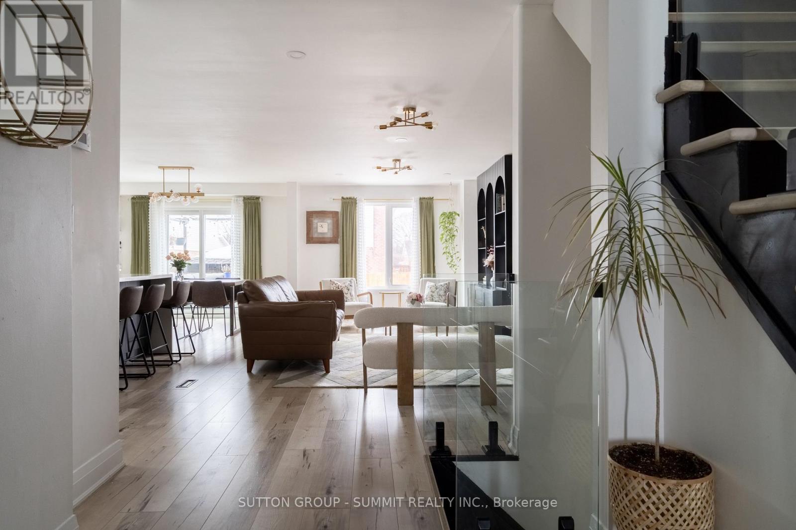 30 BUCHANAN CRESCENT - 6