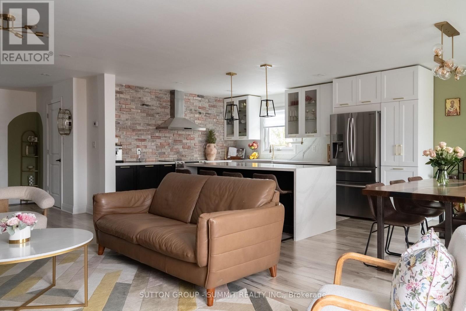 30 BUCHANAN CRESCENT - 9