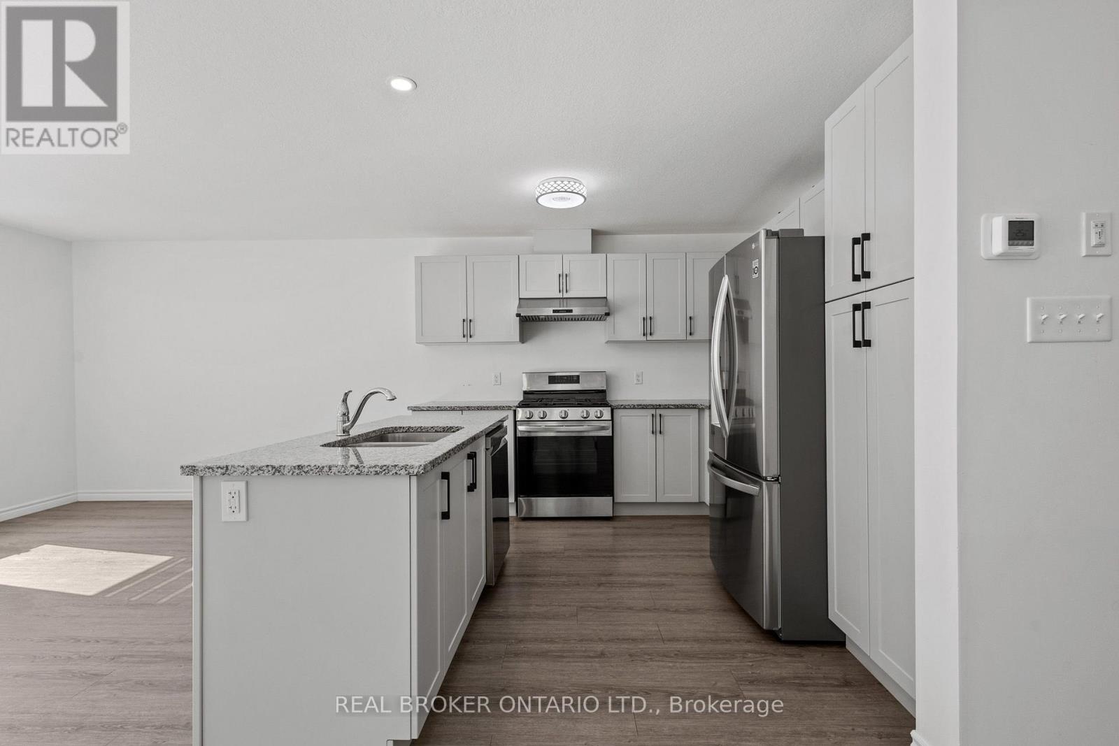 91 WOODEDGE CIRCLE - 12