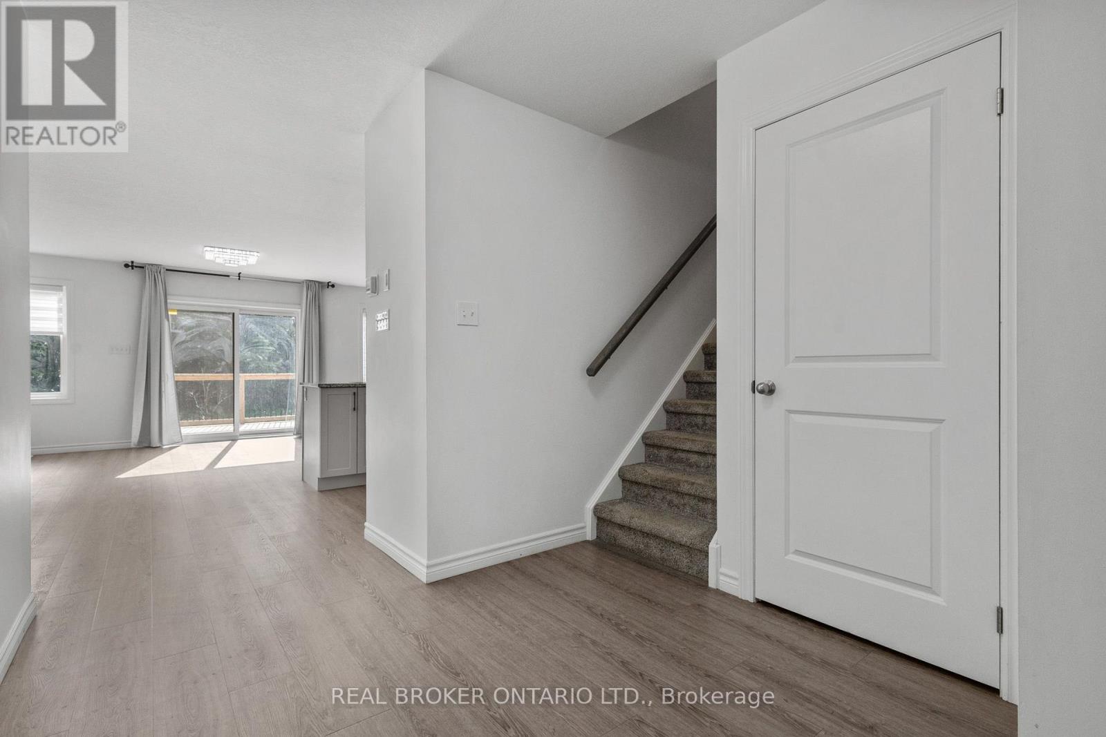 91 WOODEDGE CIRCLE - 13