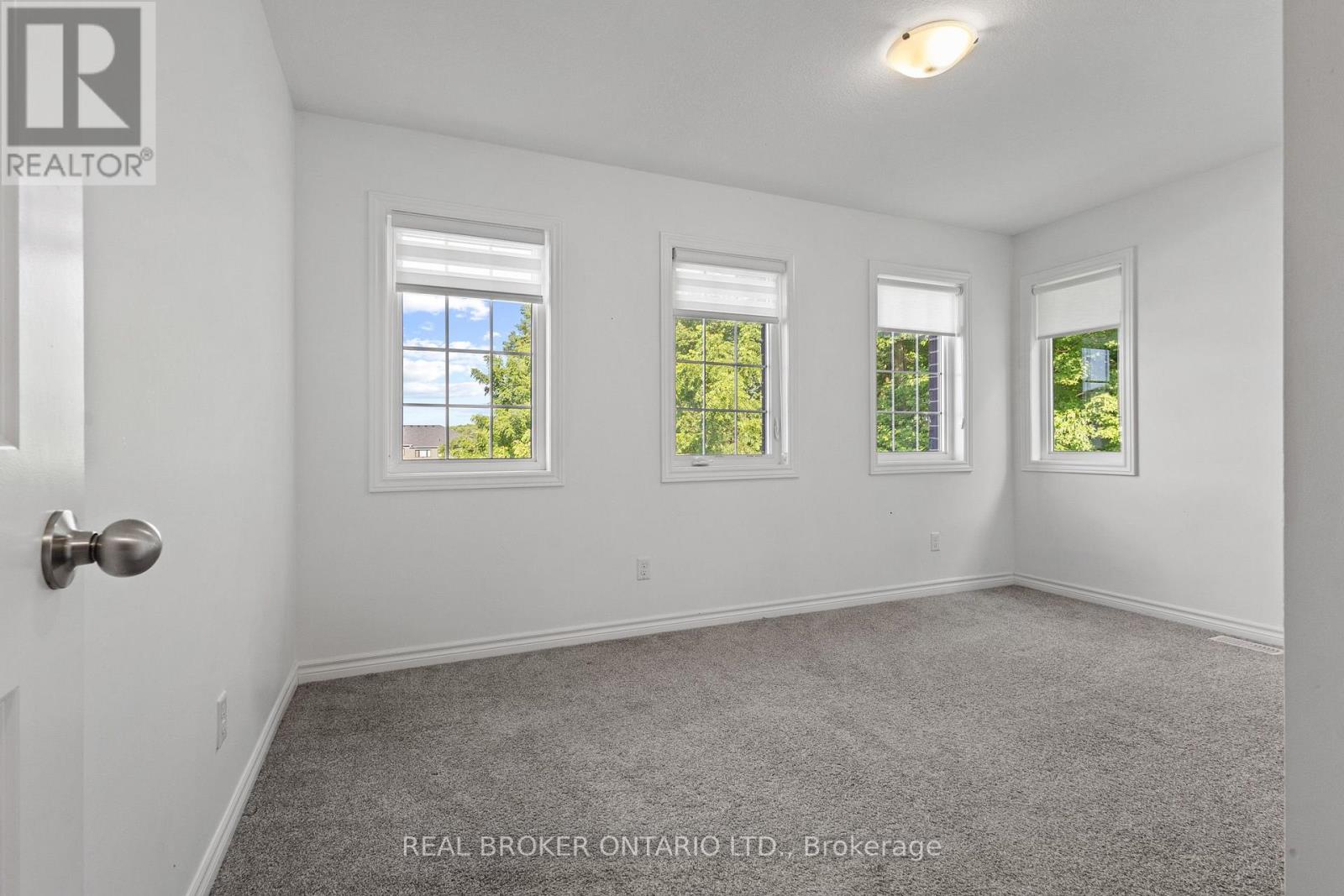 91 WOODEDGE CIRCLE - 23