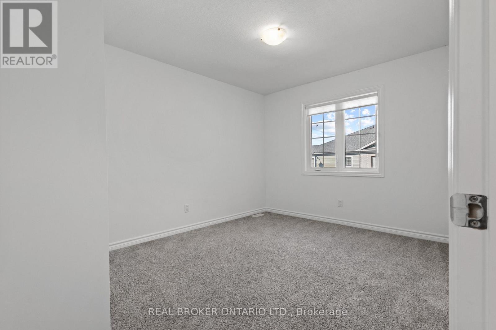 91 WOODEDGE CIRCLE - 26