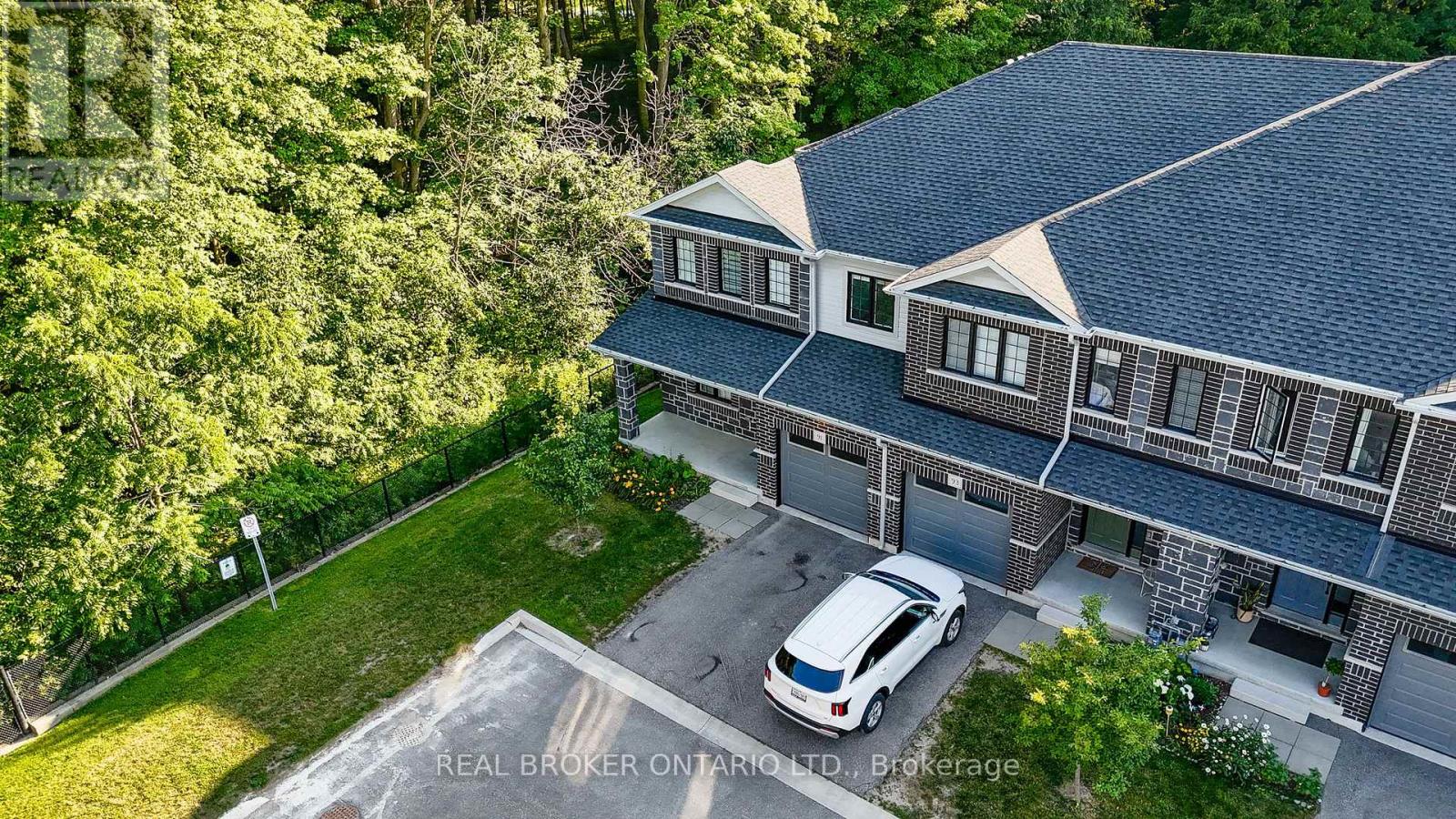 91 WOODEDGE CIRCLE - 34