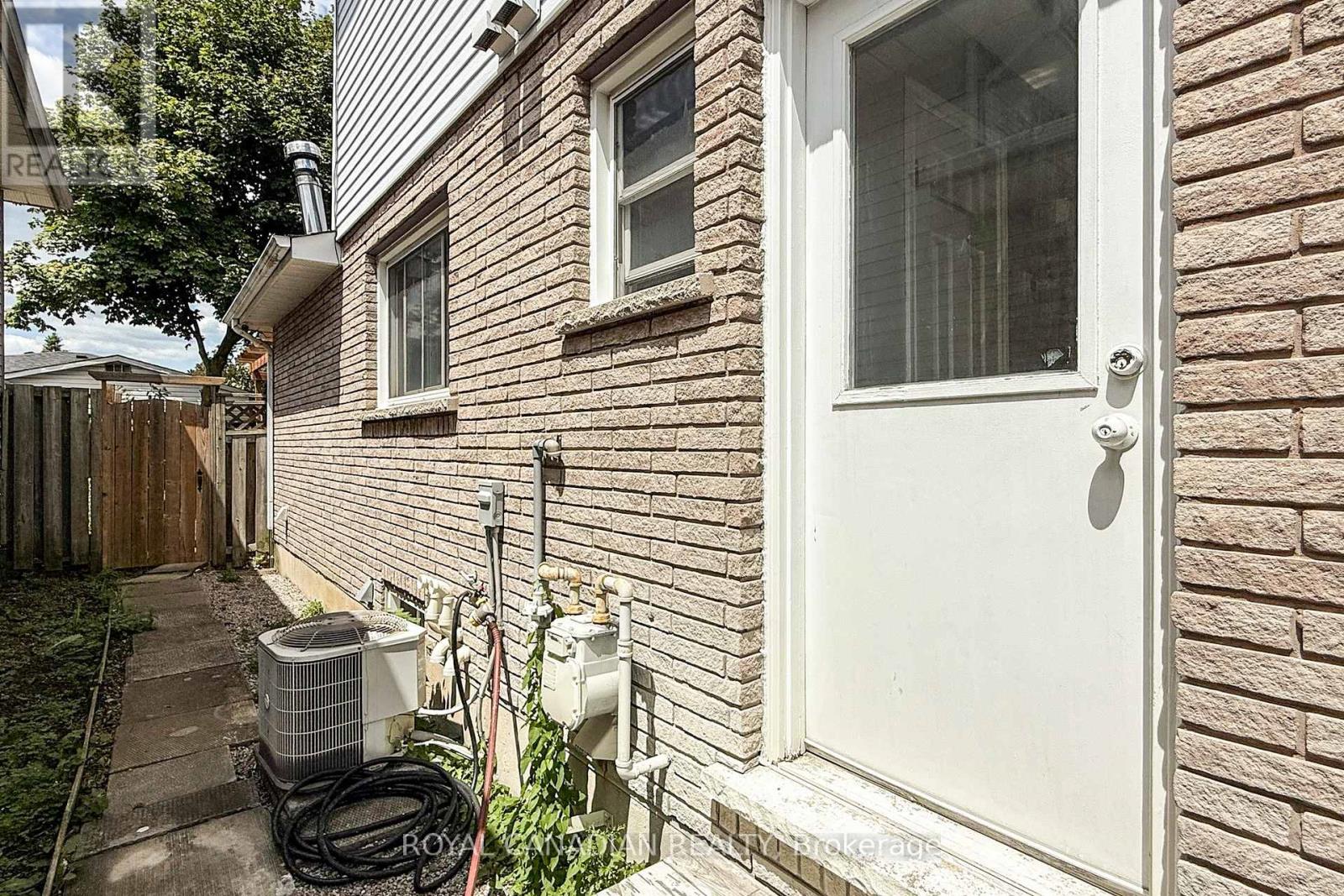 18 MILLPOND PLACE - 36