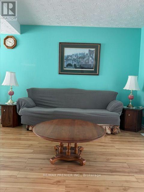 26 HERGOTT AVENUE - Image 8