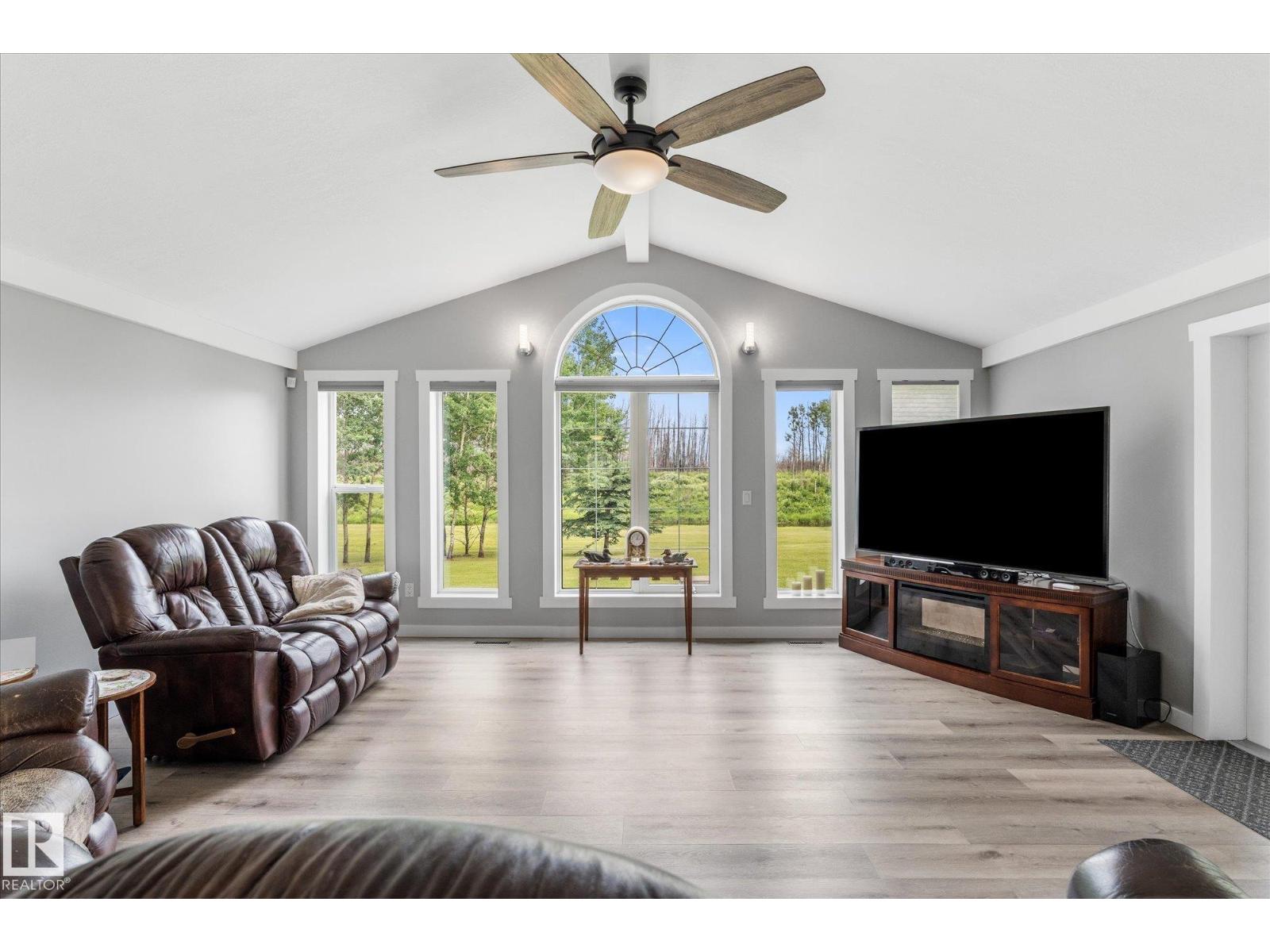 41 9002 Hwy 16 - 16