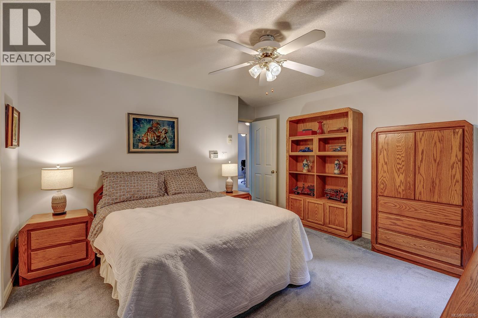 1377 Meadowood Way - 27