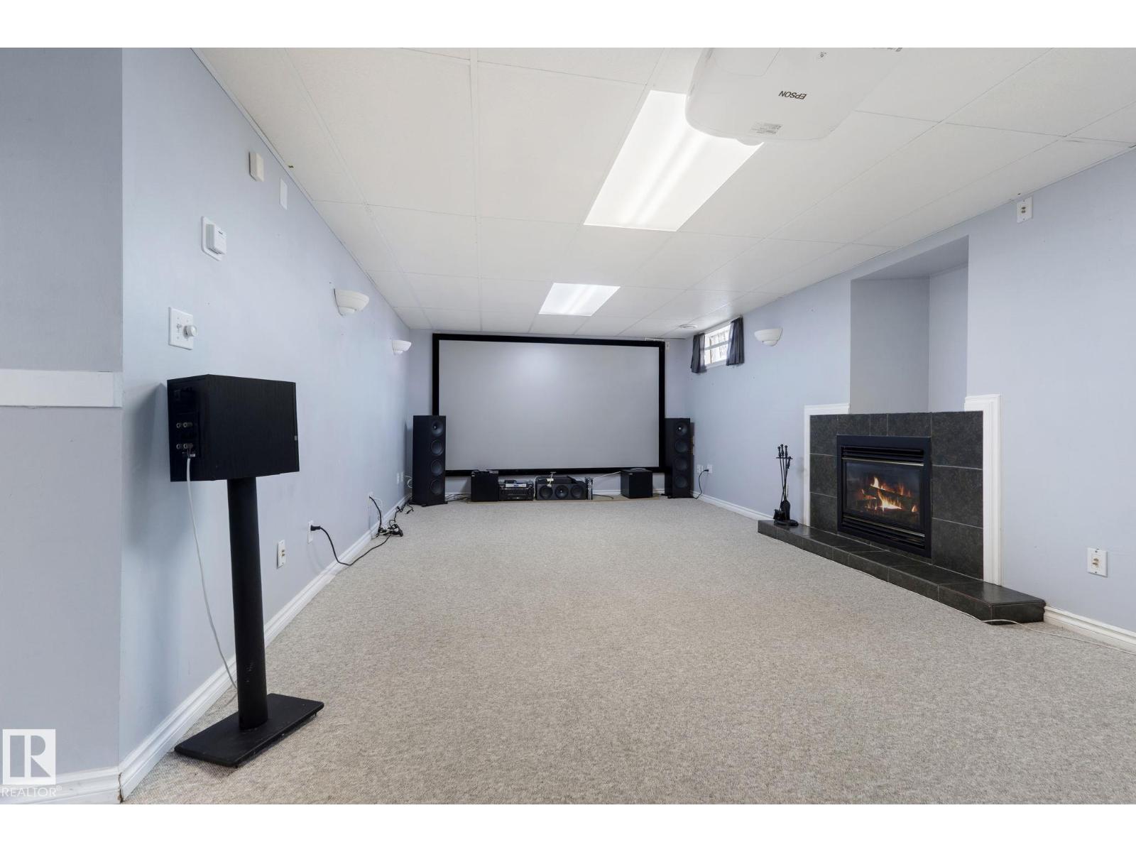 45 WHITEHALL CR - 45