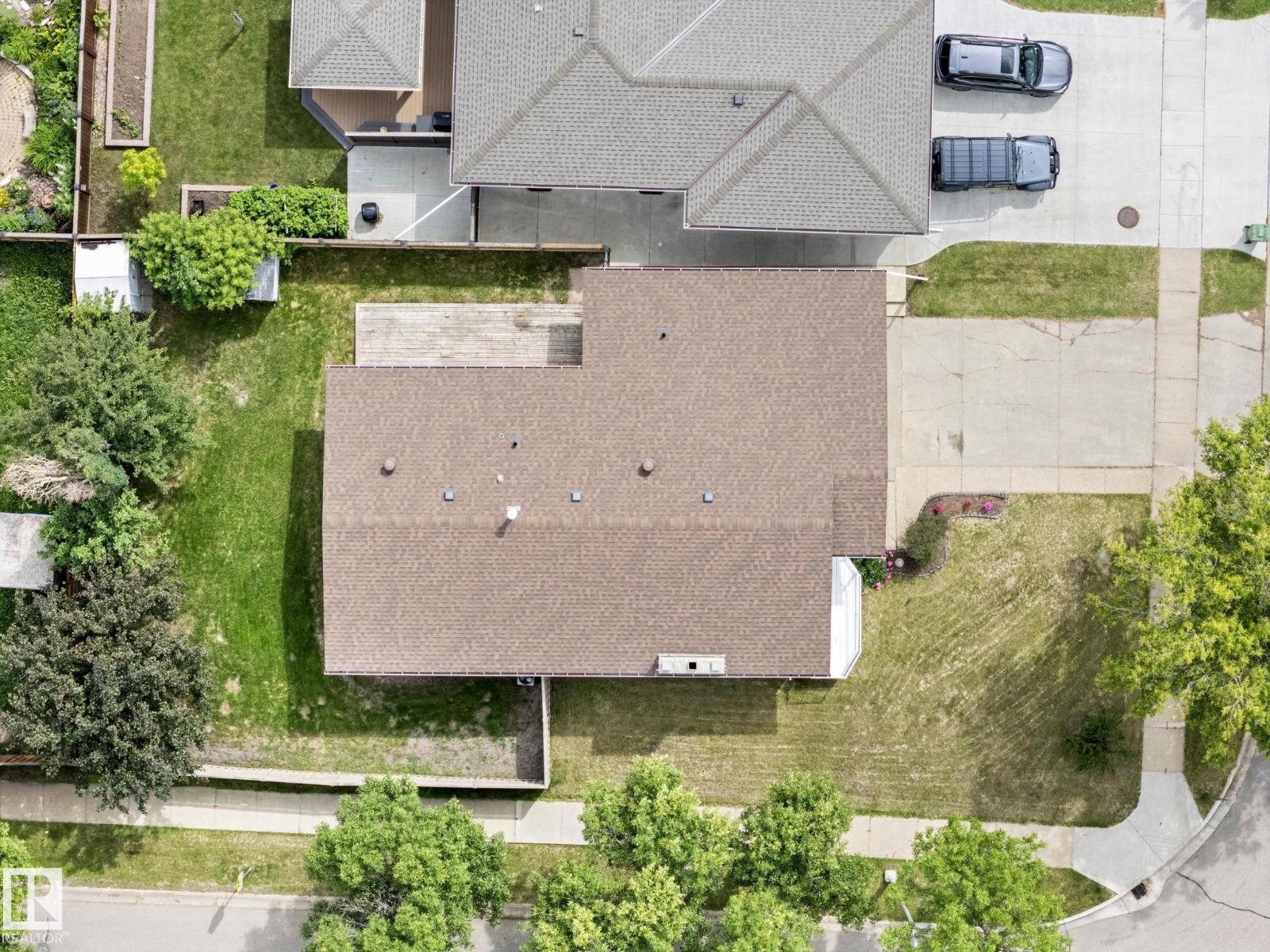 45 WHITEHALL CR — photo 68