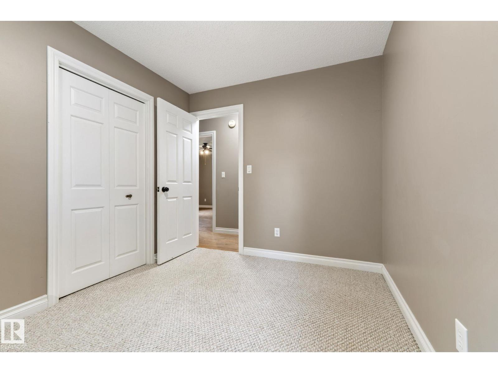 45 WHITEHALL CR - 27