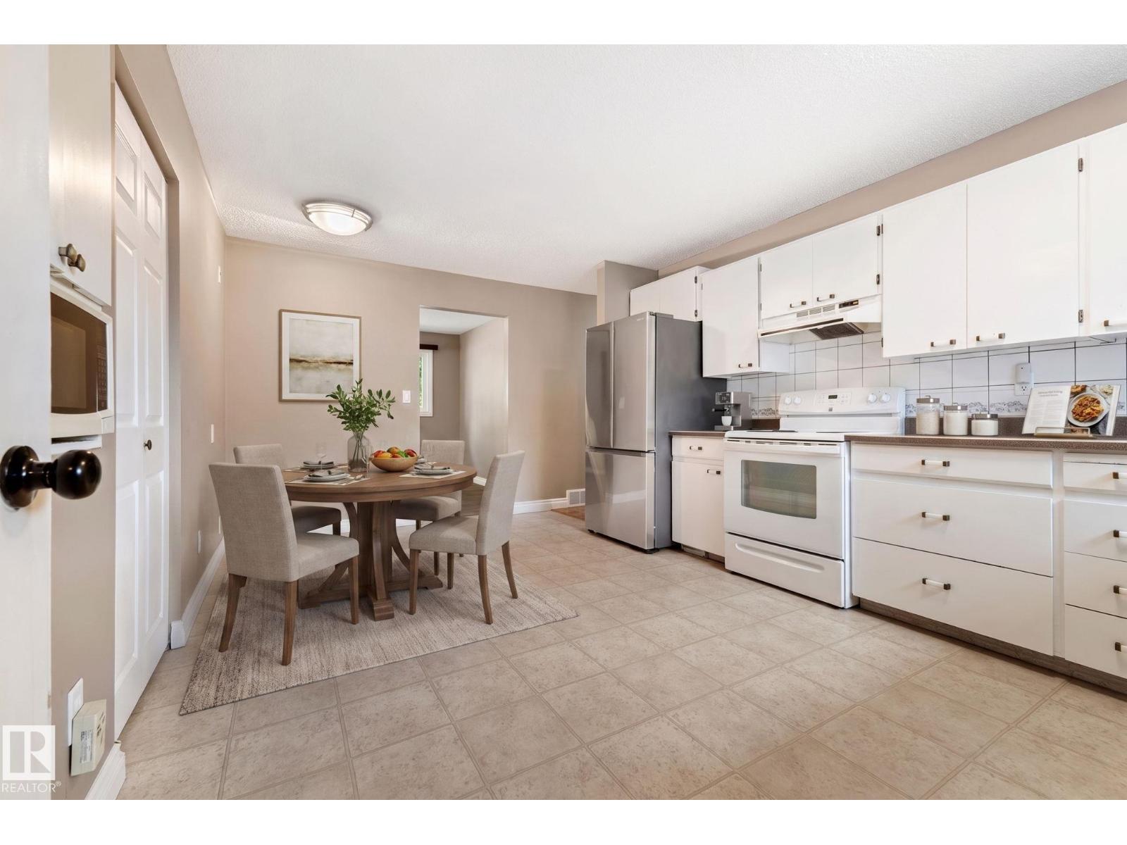 45 WHITEHALL CR - 19