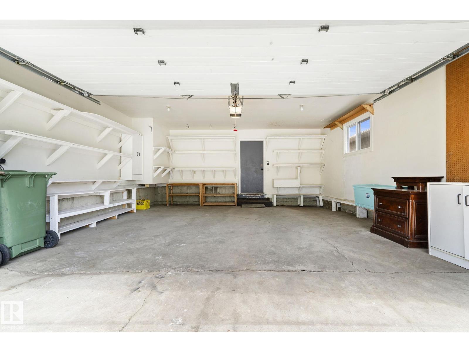 45 WHITEHALL CR - 64