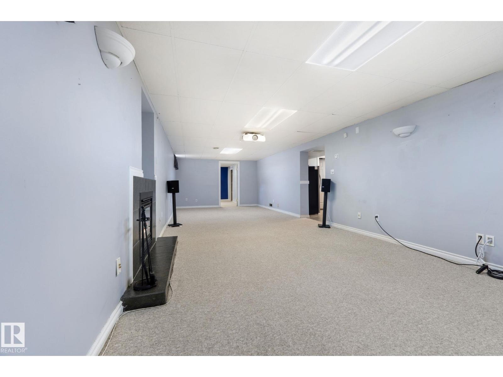 45 WHITEHALL CR — photo 43
