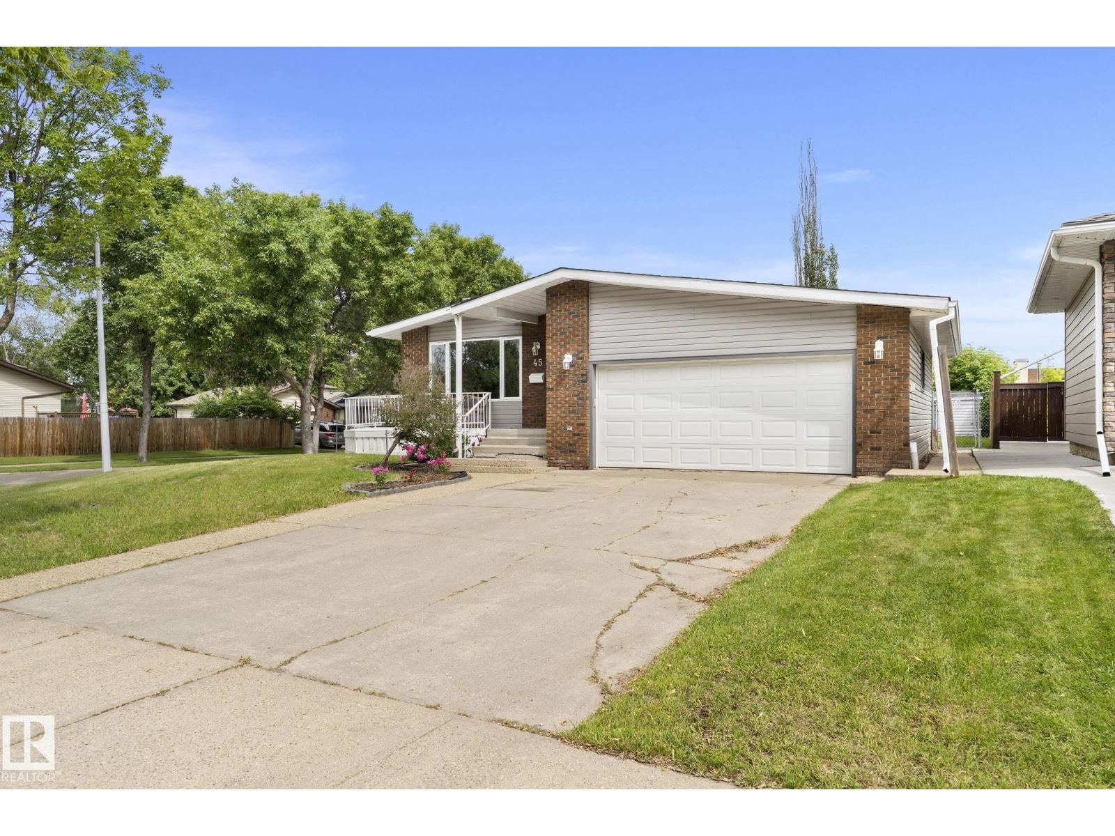45 WHITEHALL CR - 3