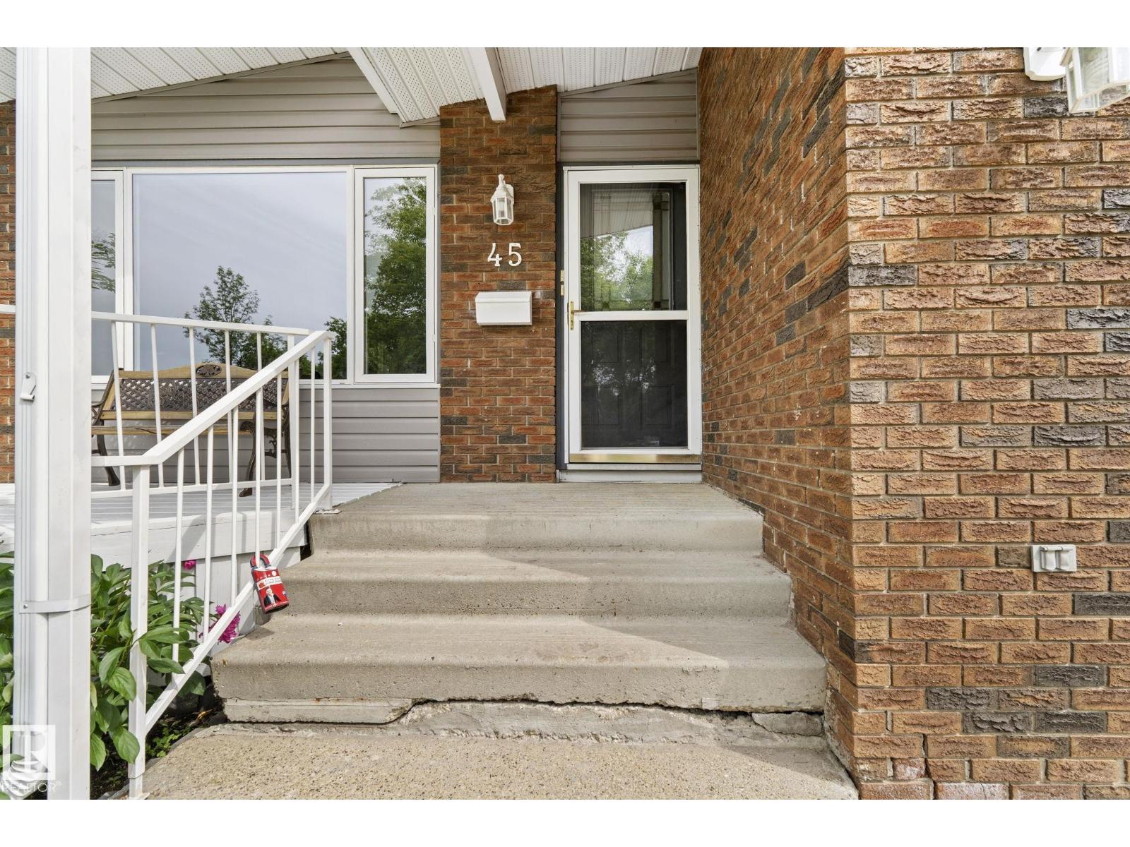 45 WHITEHALL CR - 5