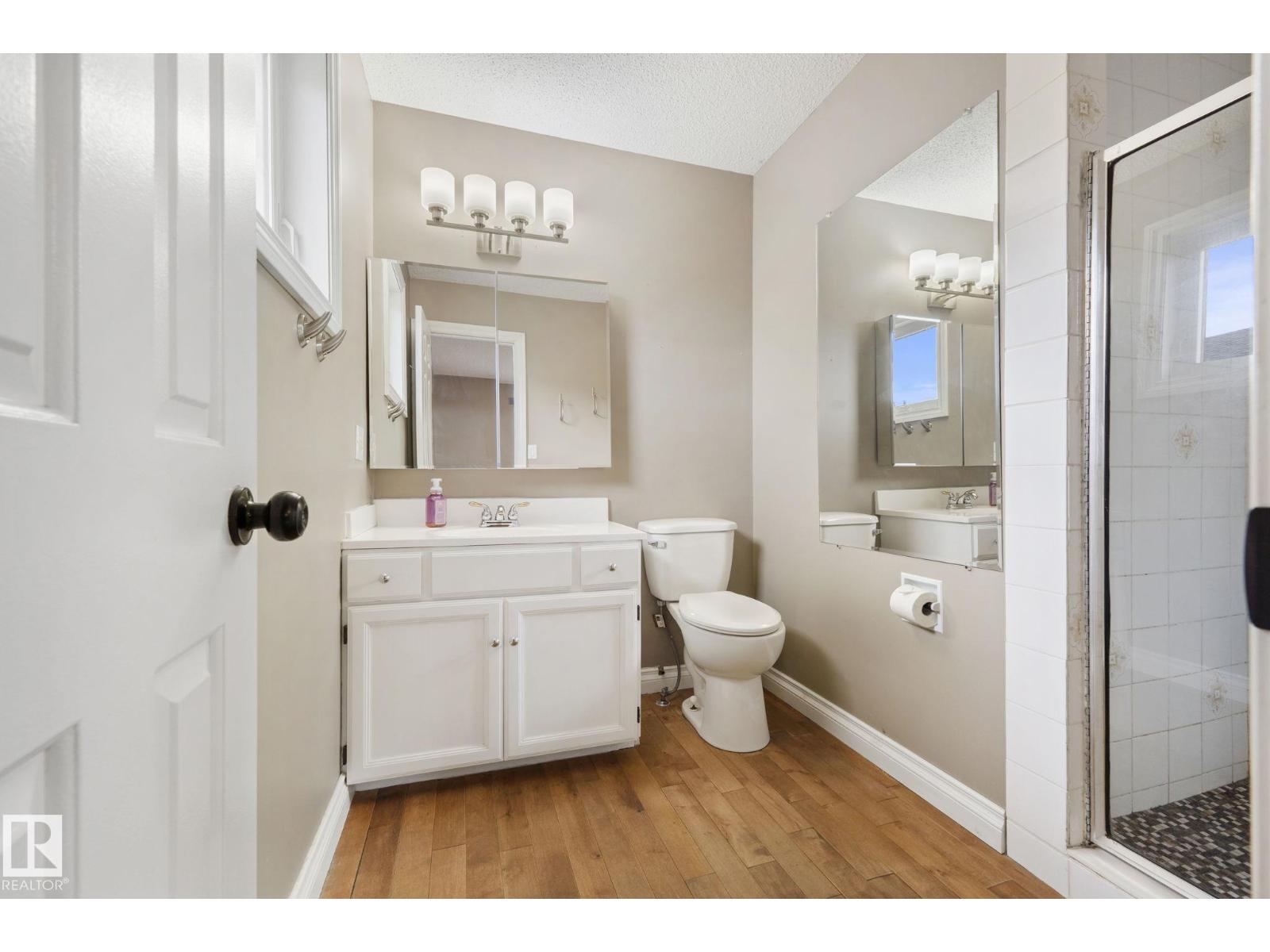 45 WHITEHALL CR - 34