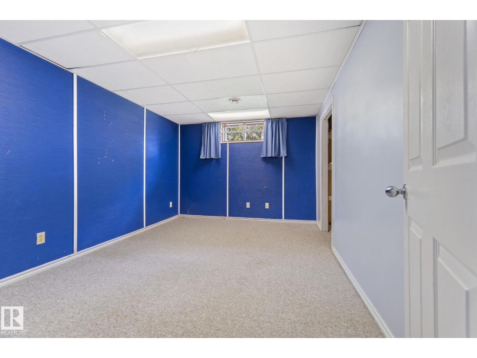 45 WHITEHALL CR — photo 49