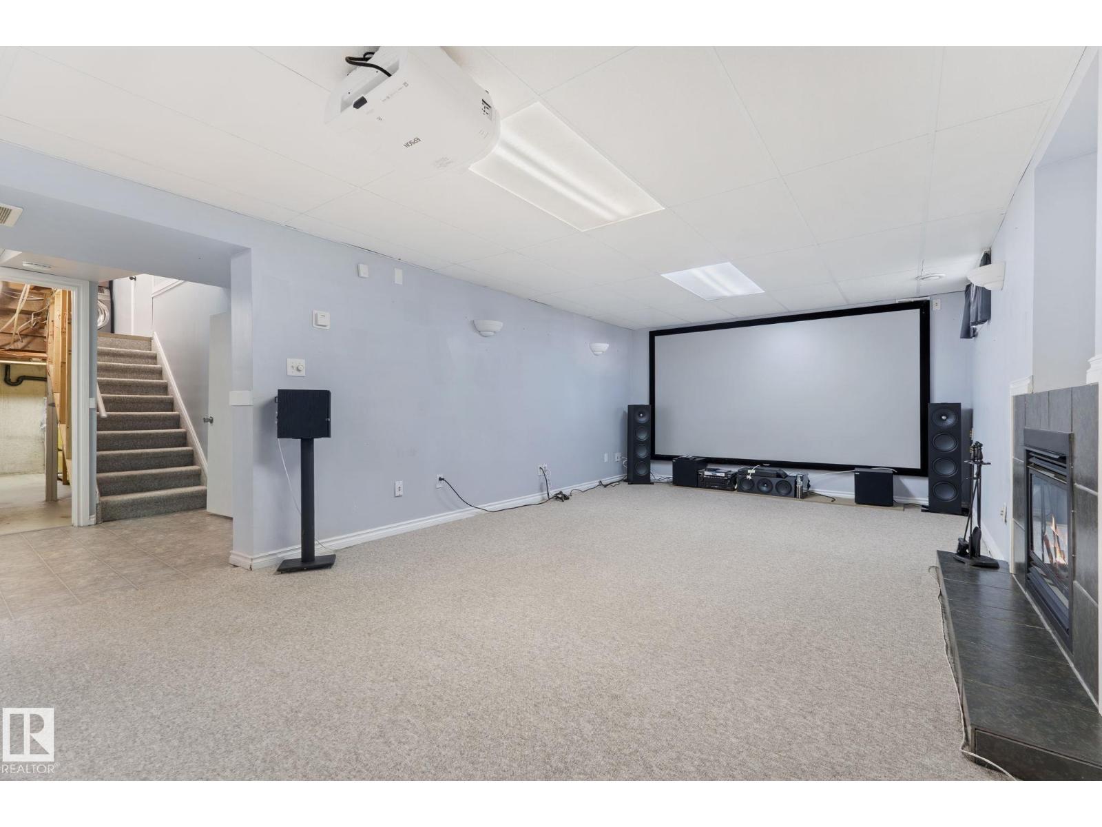 45 WHITEHALL CR - 46