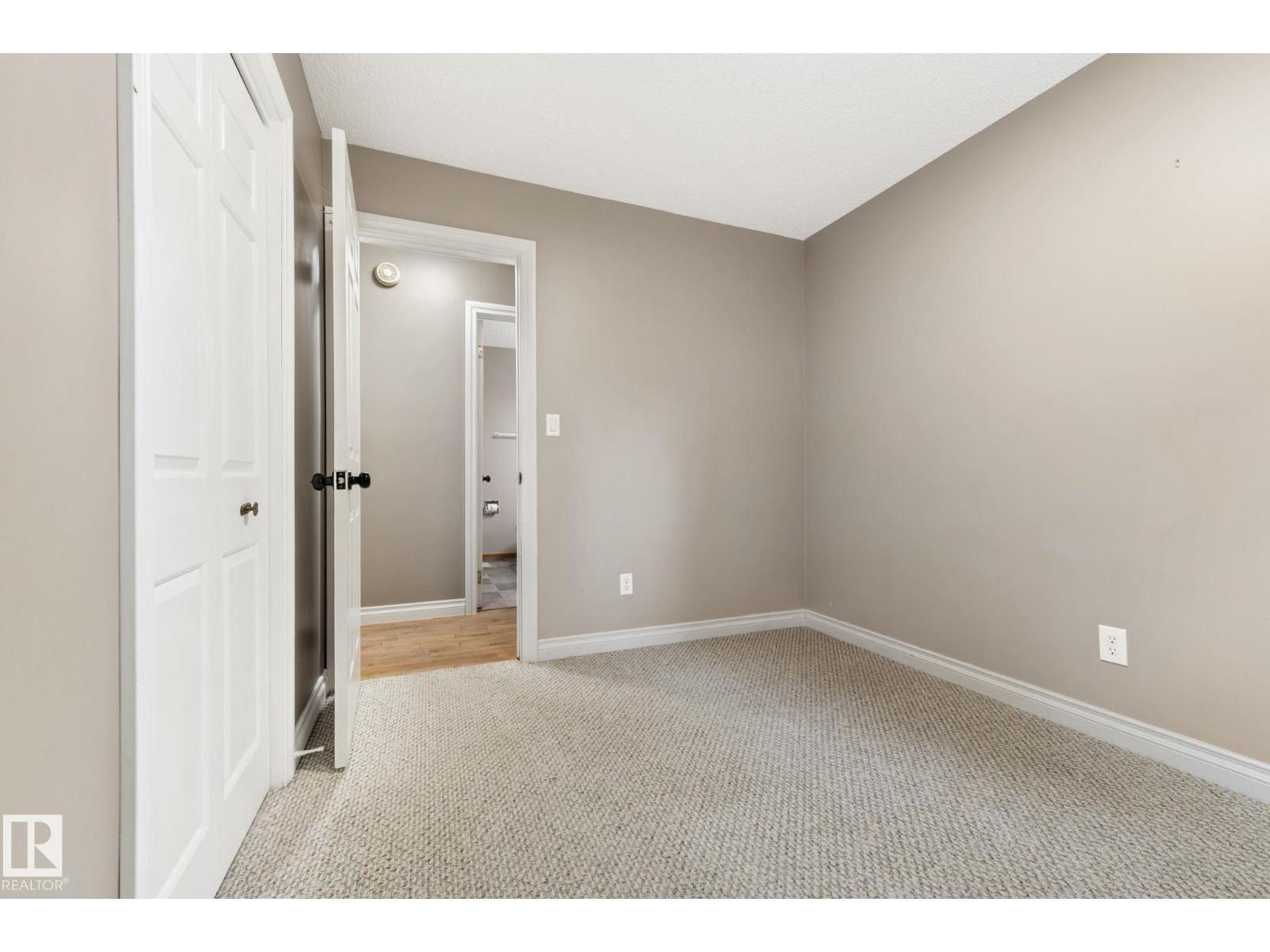 45 WHITEHALL CR - 28