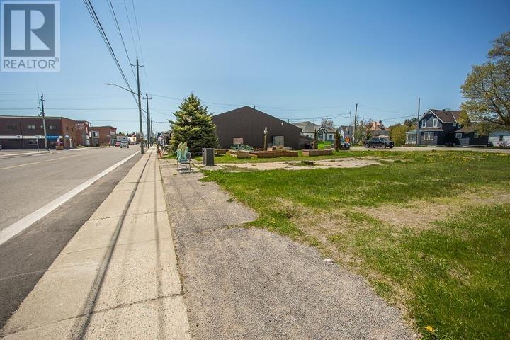 182 & 184 Main ST, Thessalon — photo 2