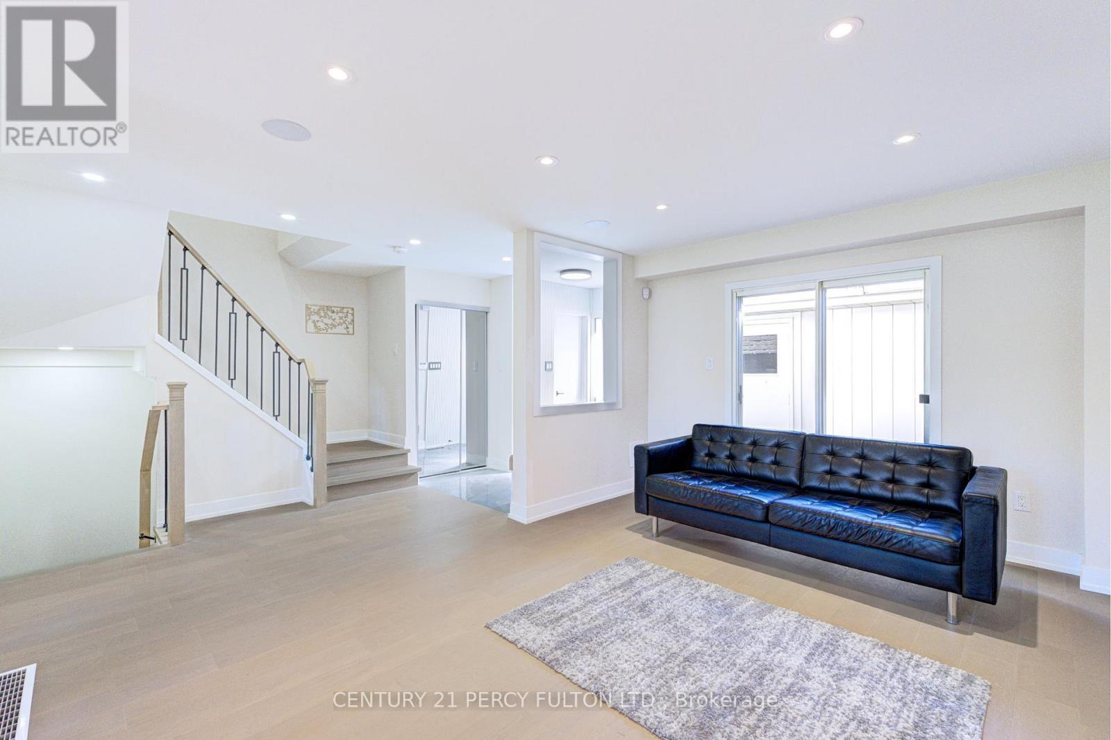 1611 GETA CIRCLE - Image 8