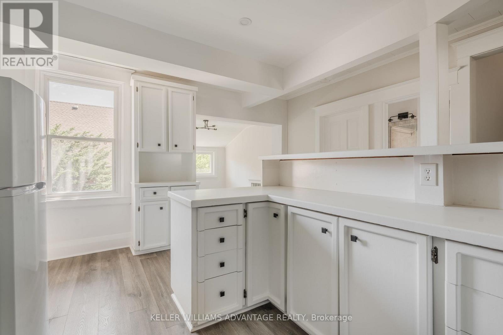 3 COLUMBINE AVENUE - 20