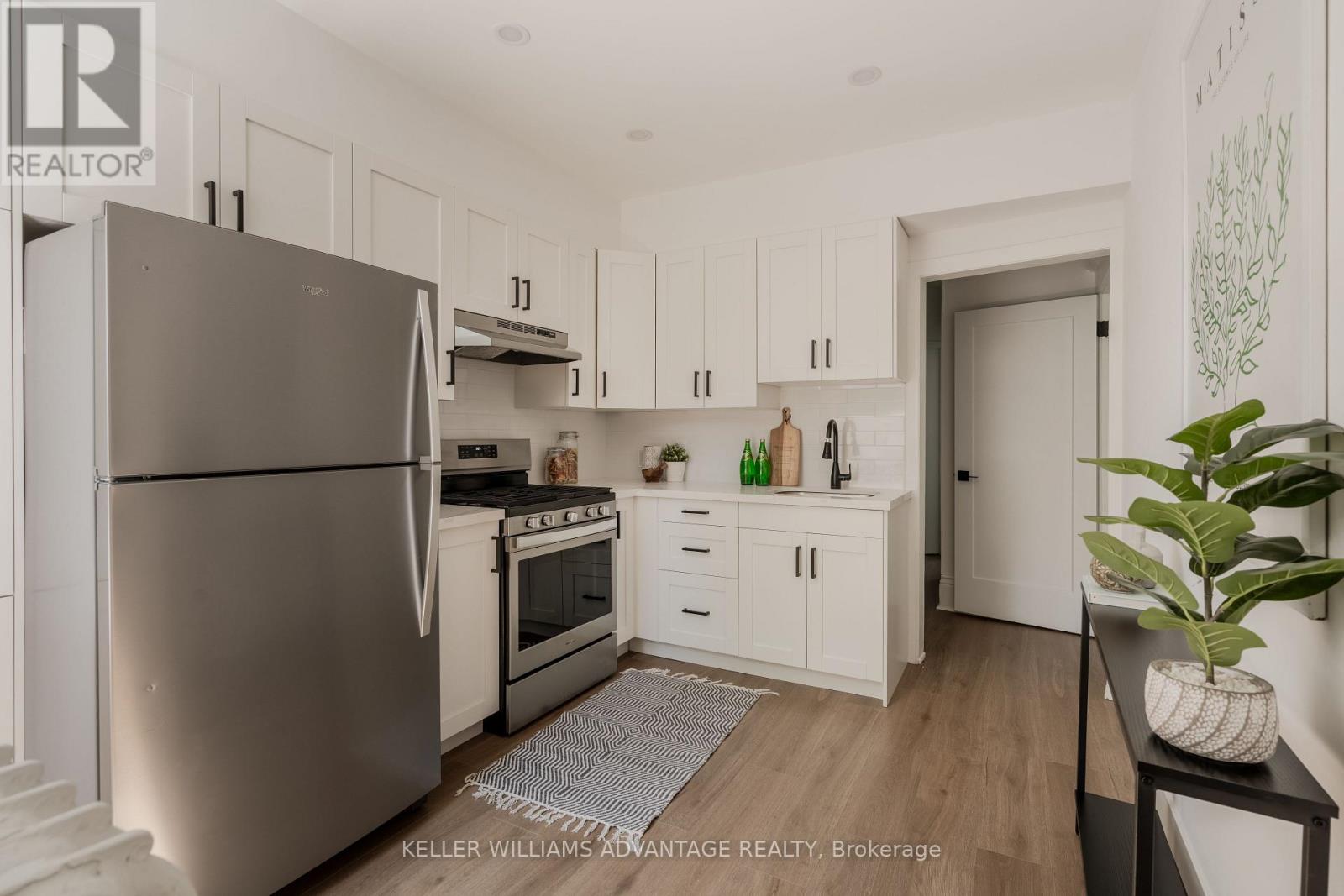3 COLUMBINE AVENUE - 14
