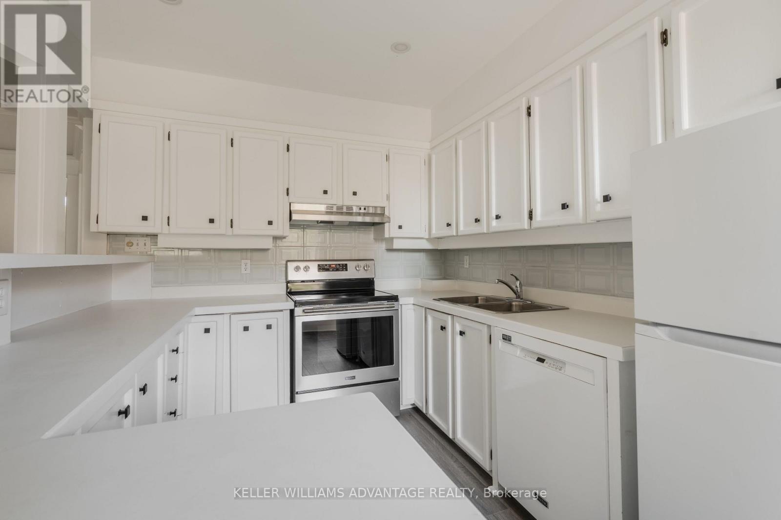 3 COLUMBINE AVENUE - 19