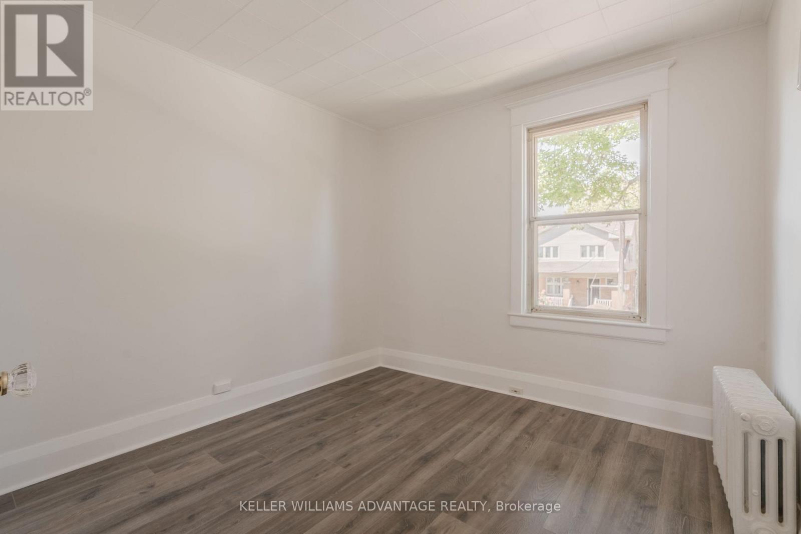 3 COLUMBINE AVENUE - 23