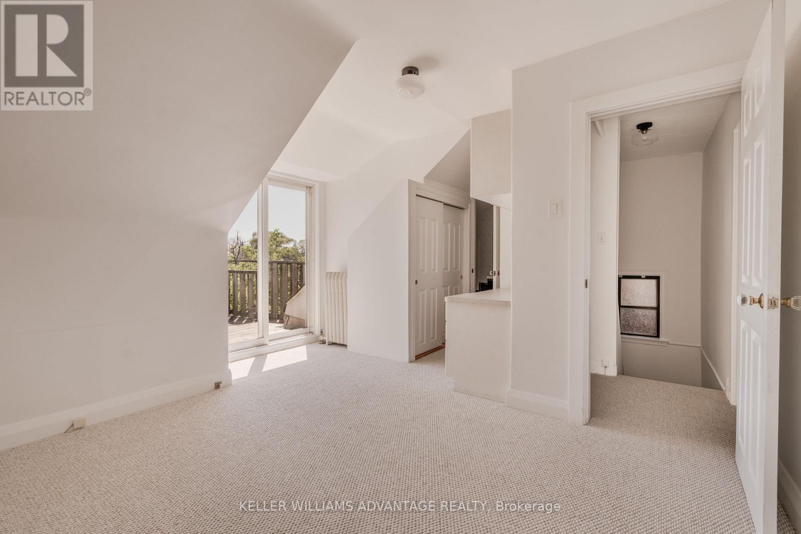 3 COLUMBINE AVENUE - 26